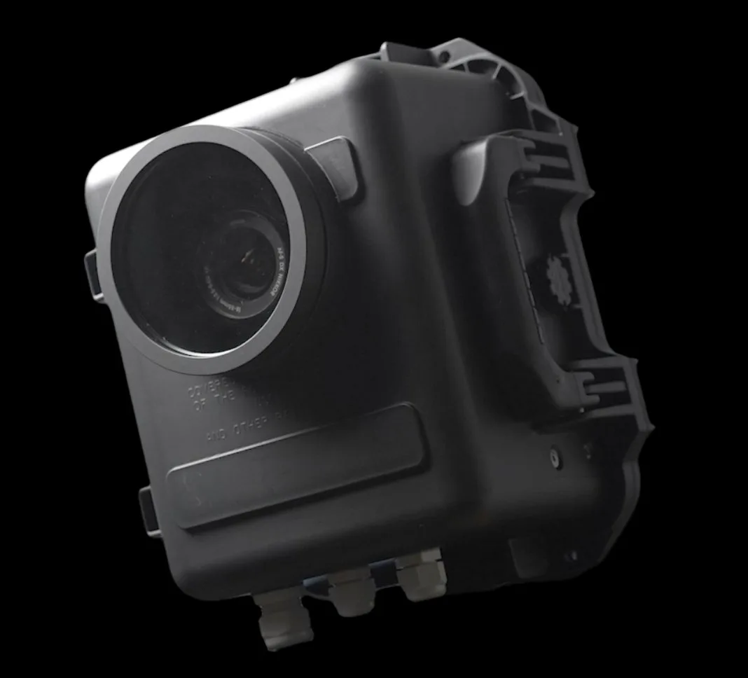 Pro module: DSLR in a protective housing